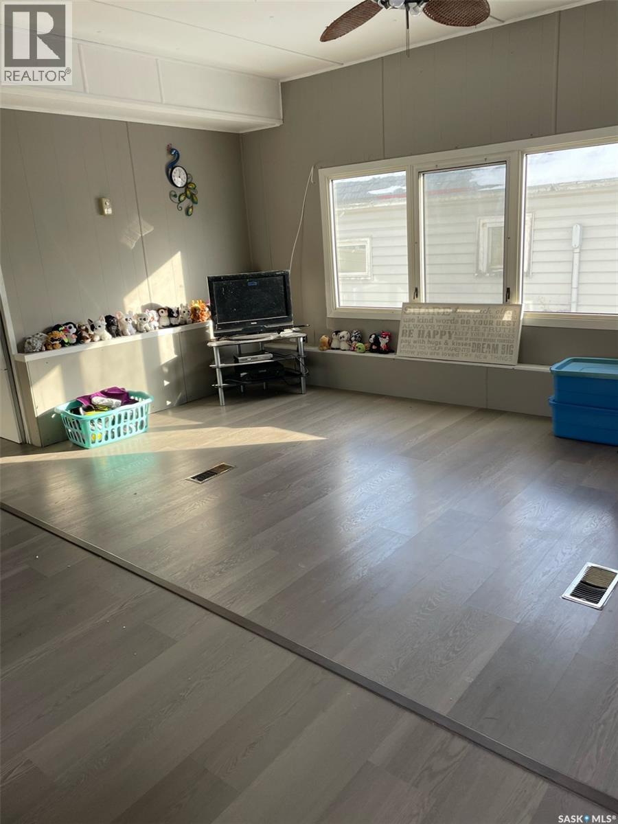 809 Cartier Street, Whitewood, Saskatchewan  S0G 5C0 - Photo 4 - SK029369