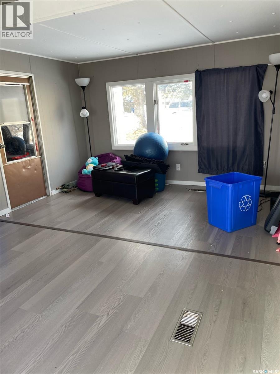 809 Cartier Street, Whitewood, Saskatchewan  S0G 5C0 - Photo 5 - SK029369