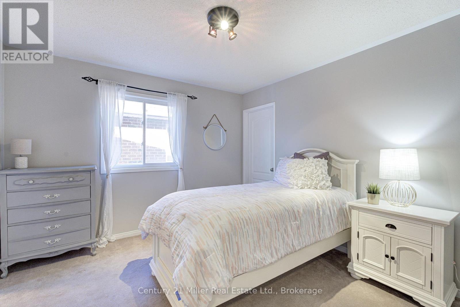 2142 Meadowglen Drive, Oakville (Wm Westmount), Ontario  L6M 4C8 - Photo 21 - W12829702