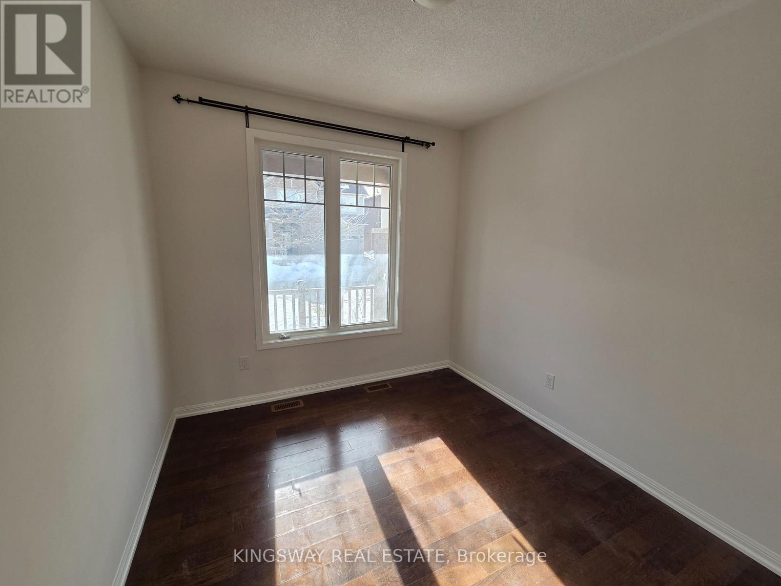 469 Tyrone Crescent, Milton, Ontario  L9T 8J8 - Photo 3 - W12794964