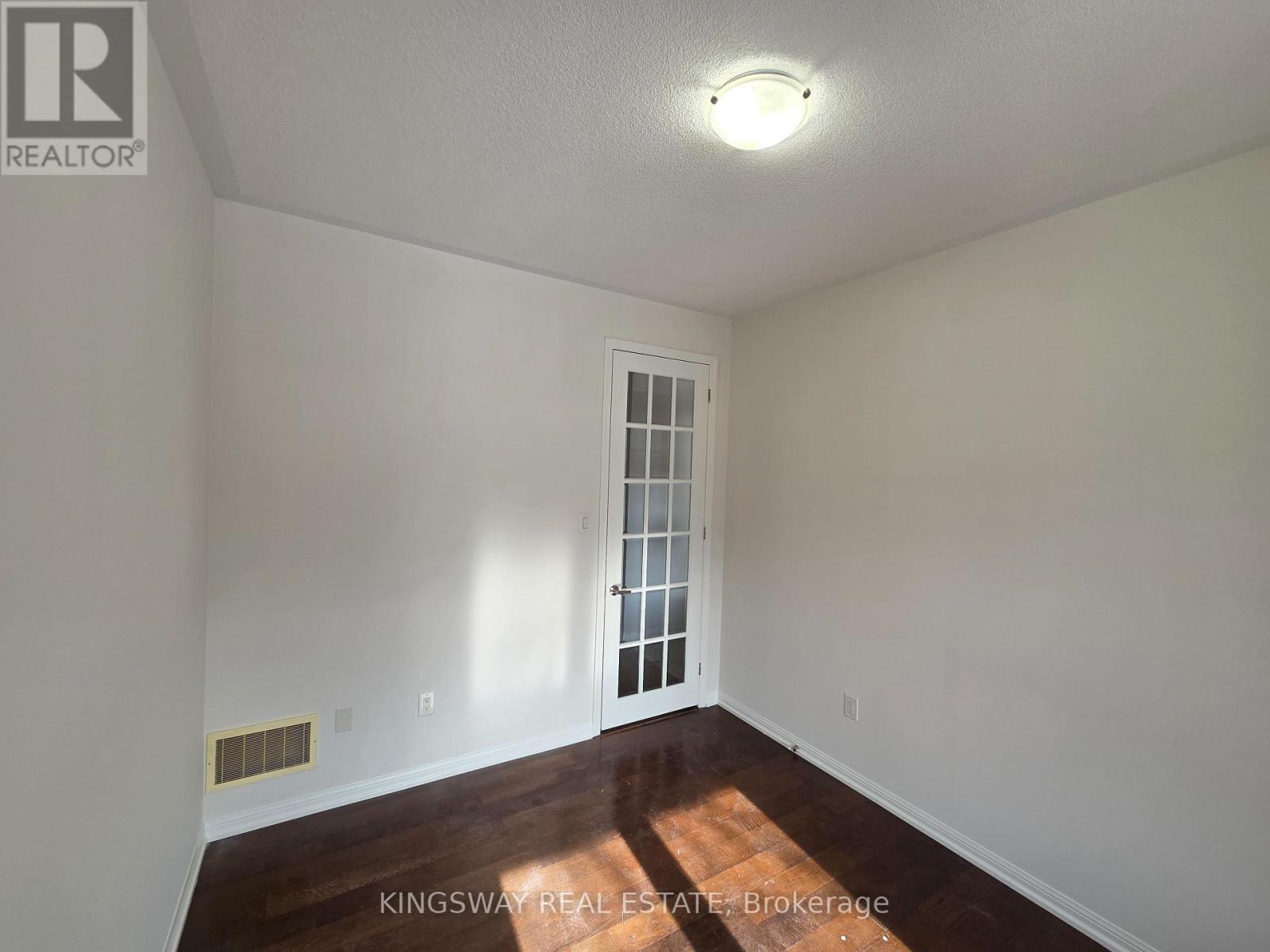 469 Tyrone Crescent, Milton, Ontario  L9T 8J8 - Photo 4 - W12794964