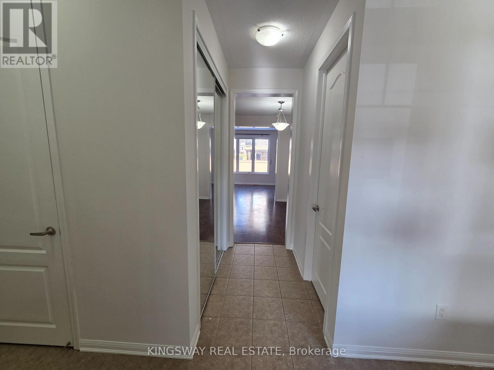 469 Tyrone Crescent, Milton, Ontario  L9T 8J8 - Photo 5 - W12794964