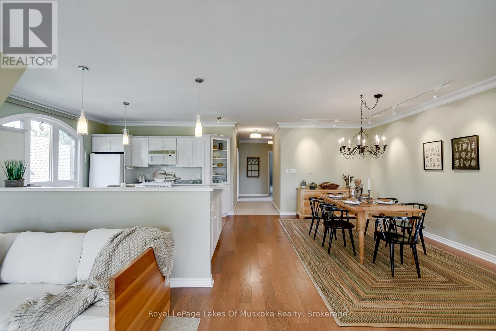 401 - 31 Dairy Lane, Huntsville, Ontario  P1H 1L7 - Photo 5 - X12829668