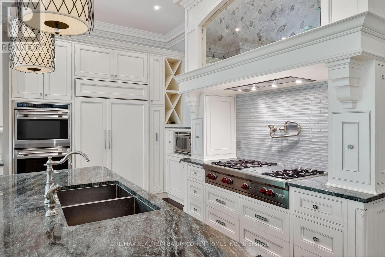 36 Old Yonge Street, Toronto, Ontario  M2P 1P7 - Photo 9 - C12829674