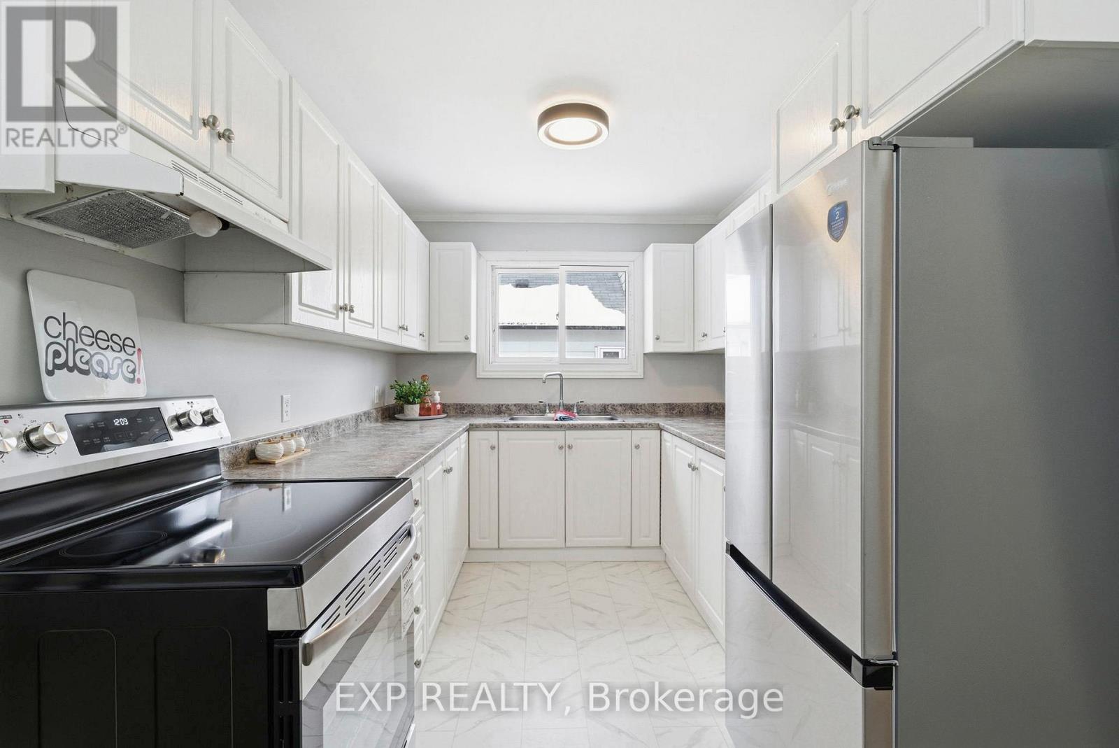 1111 Ontario Street, Cornwall, Ontario  K6H 4C9 - Photo 3 - X12829710