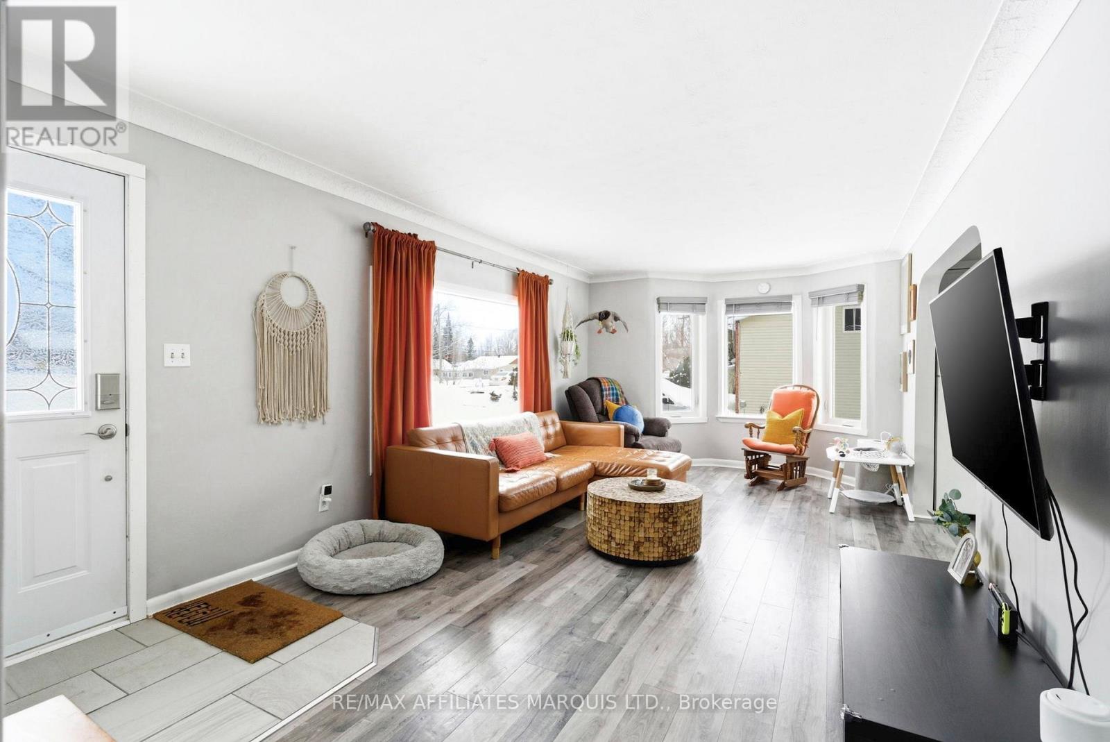 17224 County Rd 18 Road, South Stormont, Ontario  K0C 1P0 - Photo 3 - X12829712