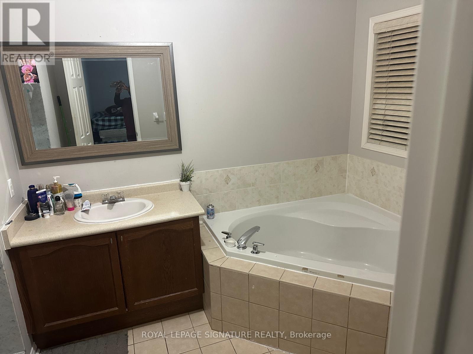 Upper - 1215 Wadebridge Crescent N, Oshawa (Eastdale), Ontario  L1K 2V5 - Photo 6 - E12829672