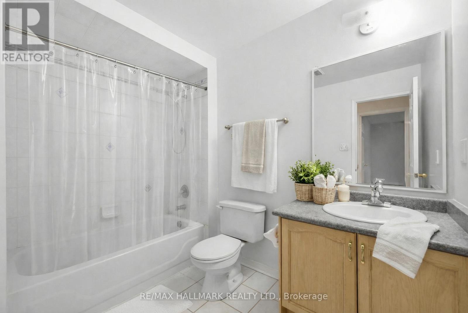 10 Ferris Street, Richmond Hill, Ontario  L4B 4K6 - Photo 13 - N12829680