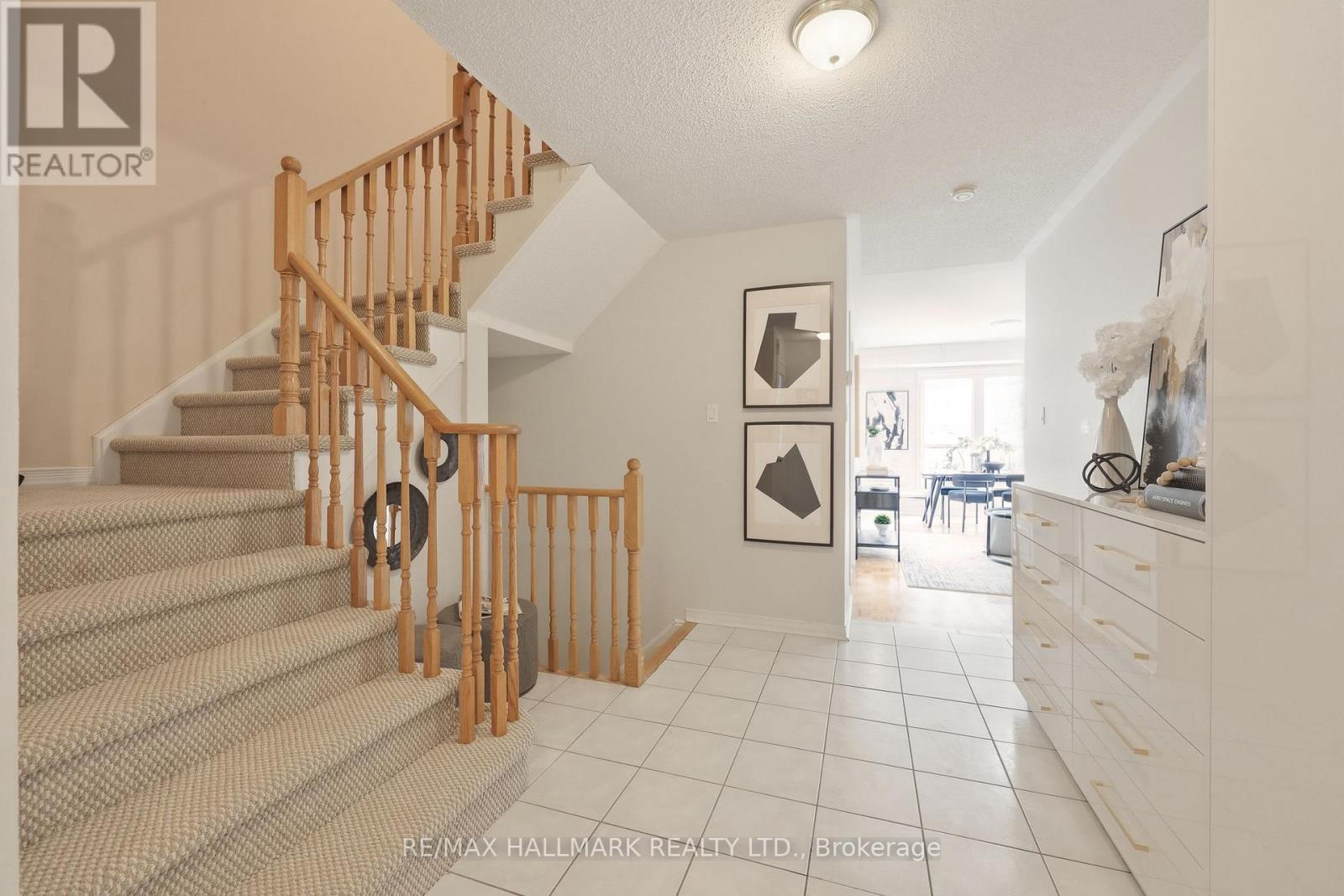 10 Ferris Street, Richmond Hill, Ontario  L4B 4K6 - Photo 2 - N12829680