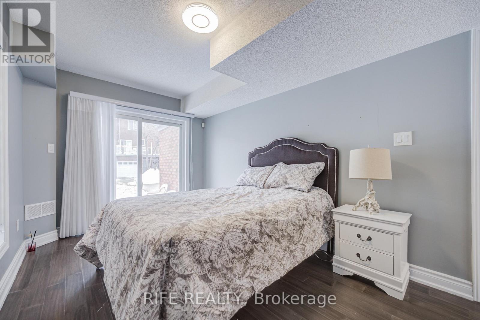 52 Leitchcroft Crescent, Markham, Ontario L3T 7W1 - Photo 5 - N12829724