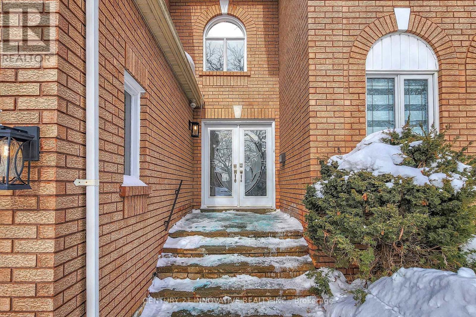 26 Wigston Court, Whitby, Ontario  L1R 2B9 - Photo 2 - E12789602