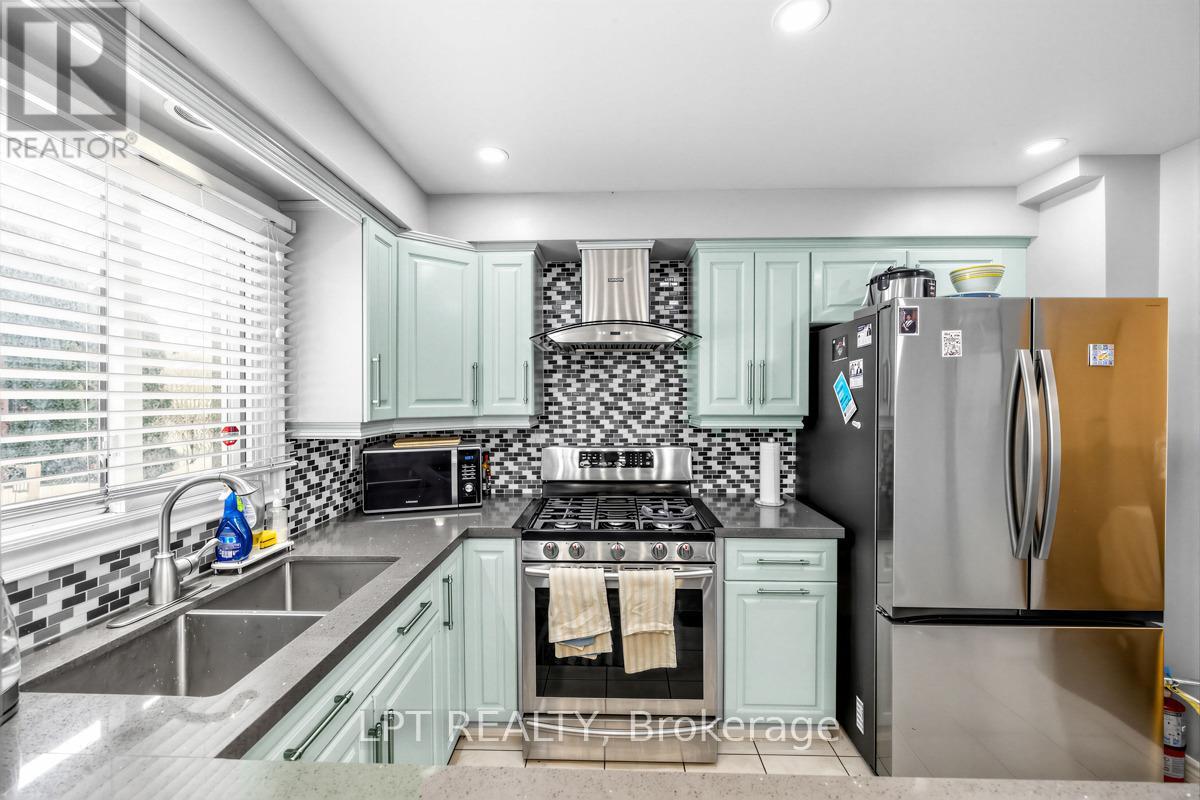 6 Nutmeg Street, Brampton, Ontario  L6S 4A8 - Photo 12 - W12829664