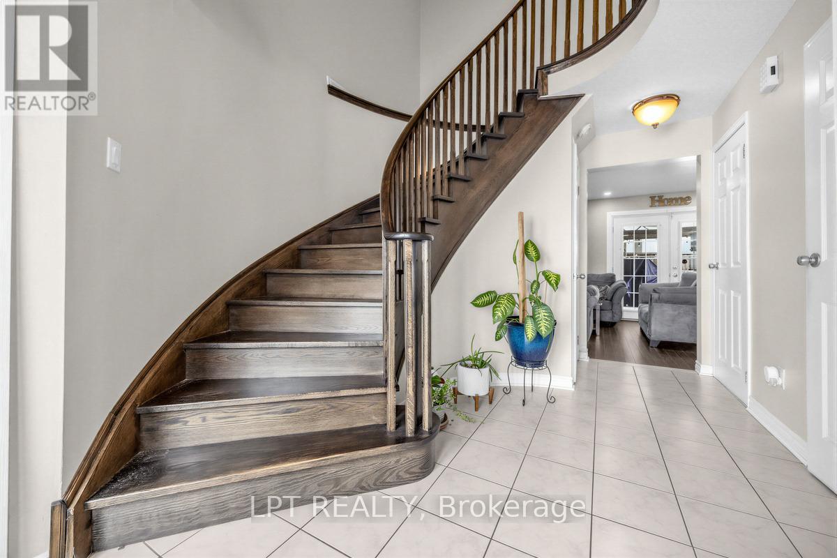 6 Nutmeg Street, Brampton, Ontario  L6S 4A8 - Photo 3 - W12829664