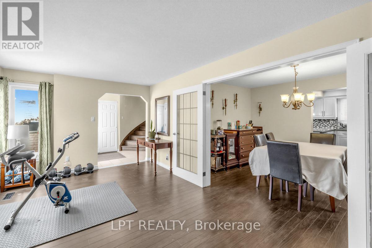 6 Nutmeg Street, Brampton, Ontario  L6S 4A8 - Photo 6 - W12829664