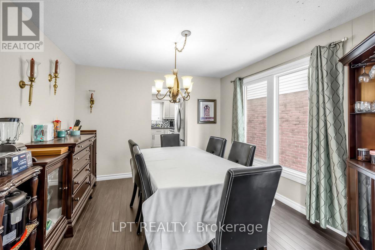 6 Nutmeg Street, Brampton, Ontario  L6S 4A8 - Photo 7 - W12829664
