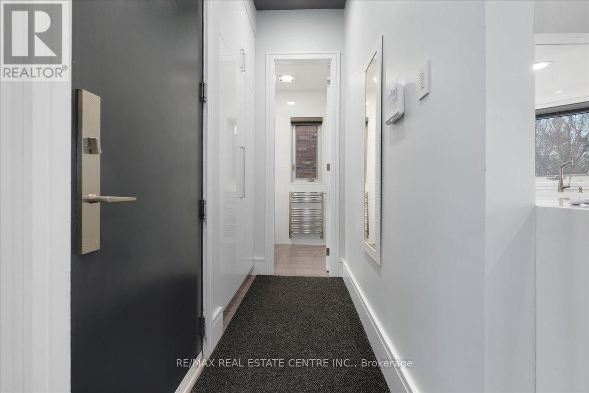 64 Aviemore Drive, Toronto, Ontario  M9L 2L7 - Photo 19 - W12829678