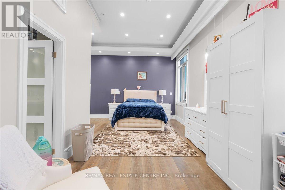 64 Aviemore Drive, Toronto, Ontario  M9L 2L7 - Photo 23 - W12829678