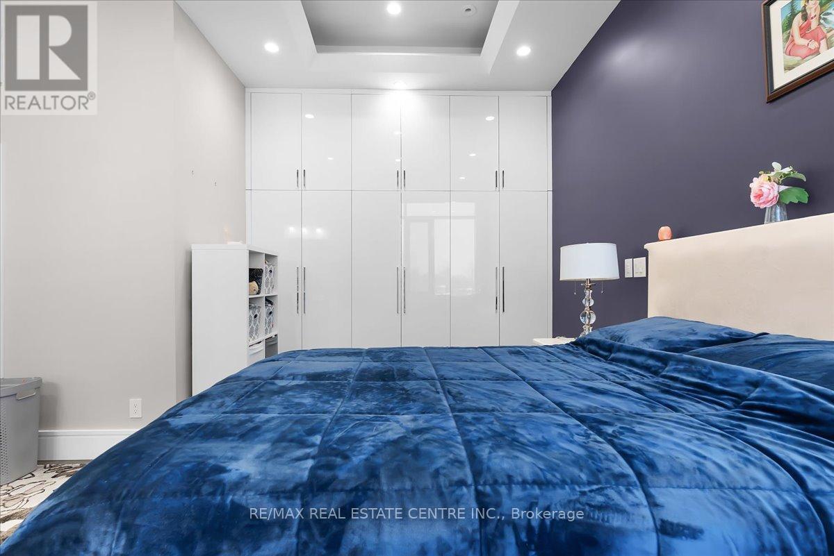 64 Aviemore Drive, Toronto, Ontario  M9L 2L7 - Photo 25 - W12829678