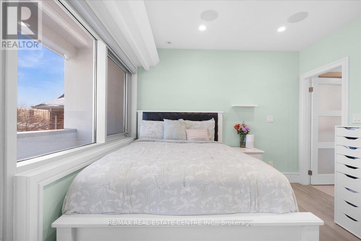 64 Aviemore Drive, Toronto, Ontario  M9L 2L7 - Photo 30 - W12829678