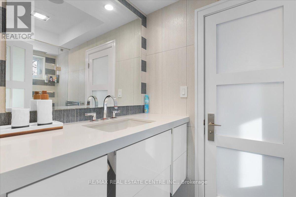 64 Aviemore Drive, Toronto, Ontario  M9L 2L7 - Photo 36 - W12829678