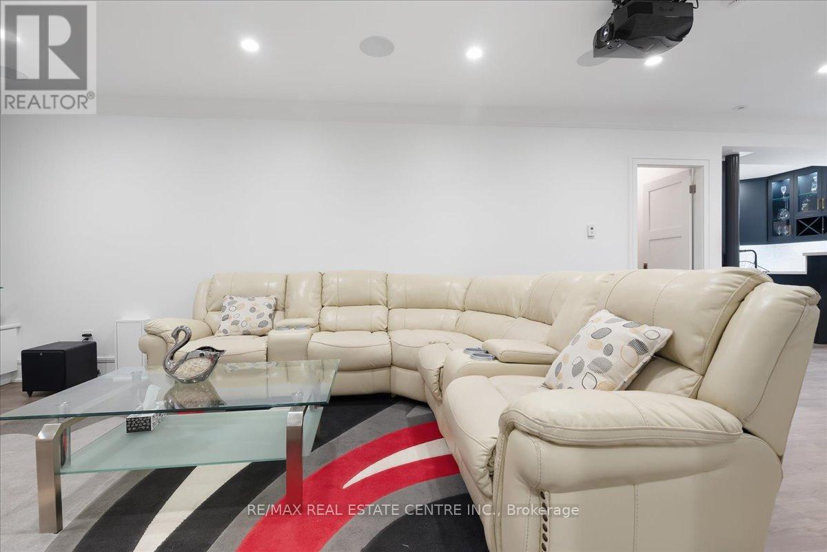 64 Aviemore Drive, Toronto, Ontario  M9L 2L7 - Photo 40 - W12829678