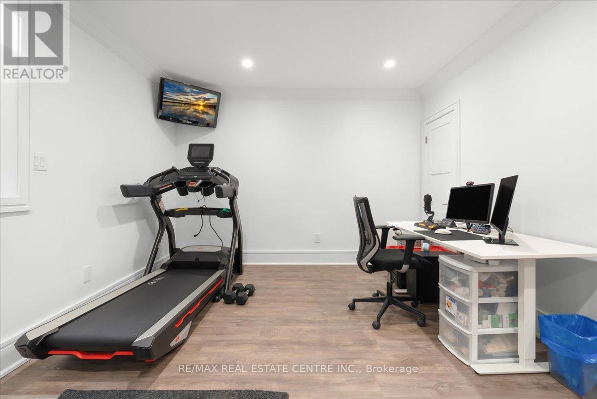 64 Aviemore Drive, Toronto, Ontario  M9L 2L7 - Photo 41 - W12829678