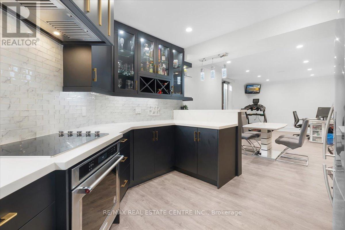 64 Aviemore Drive, Toronto, Ontario  M9L 2L7 - Photo 45 - W12829678