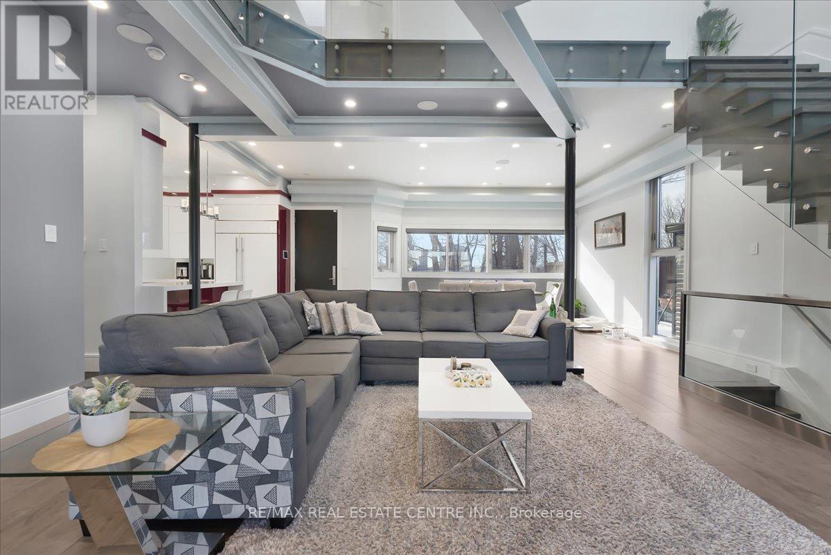 64 Aviemore Drive, Toronto, Ontario  M9L 2L7 - Photo 7 - W12829678