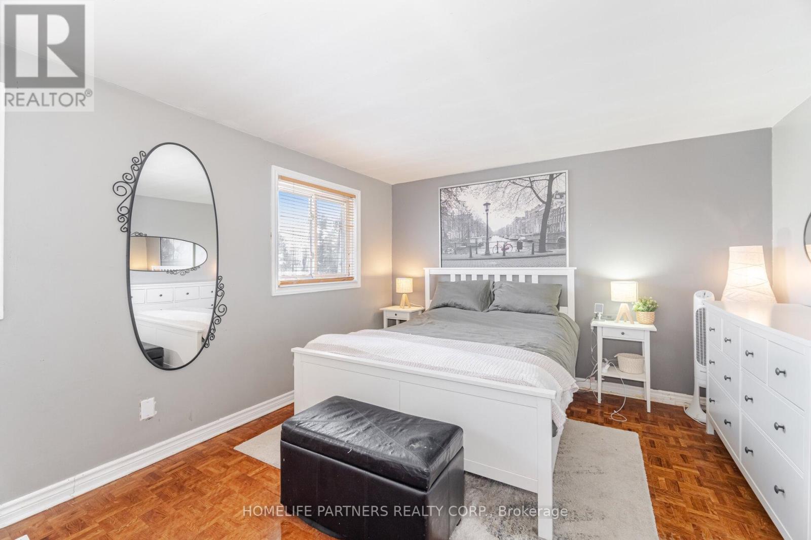 7695 Priory Crescent, Mississauga, Ontario  L4T 3H6 - Photo 19 - W12829694