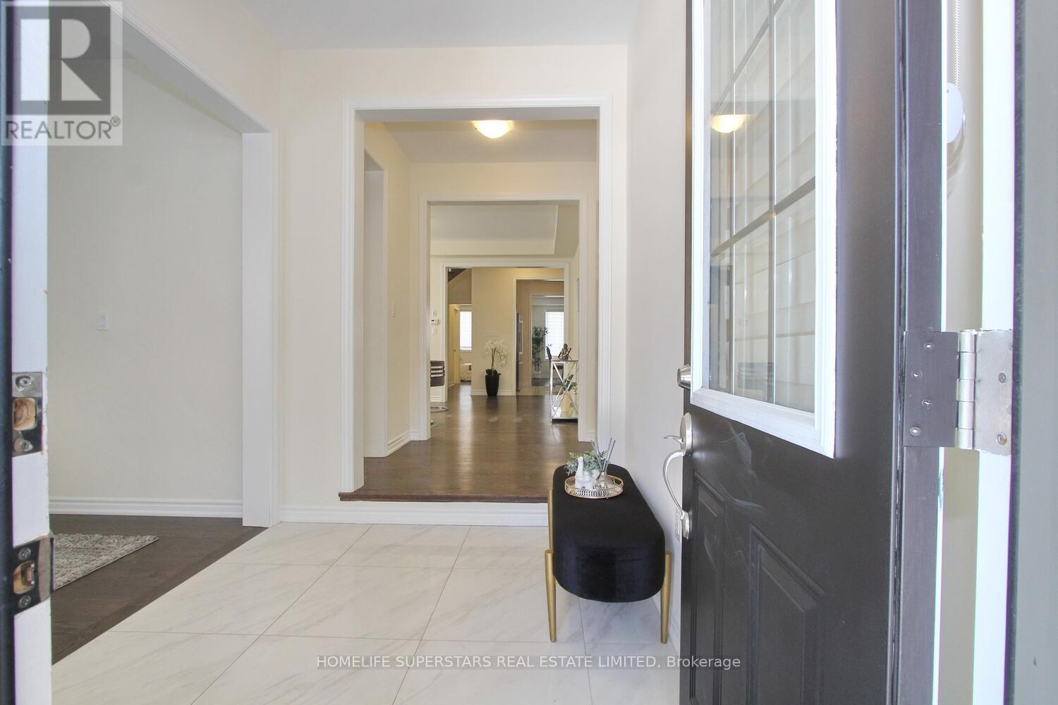 14 Spring Snow Road, Brampton, Ontario  L6Z 3N1 - Photo 3 - W12829728