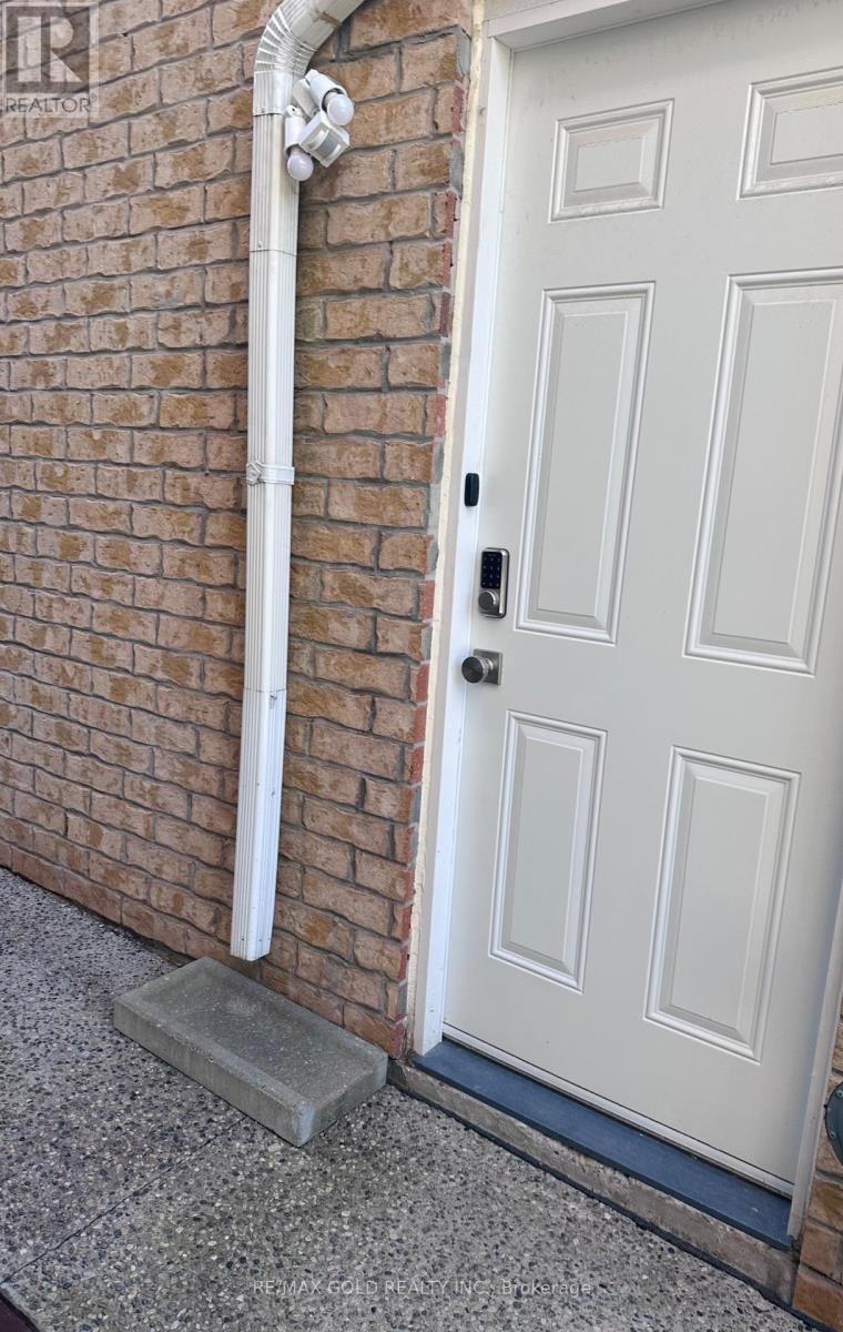 298 Etheridge Avenue, Milton, Ontario  L9E 1H7 - Photo 33 - W12814514