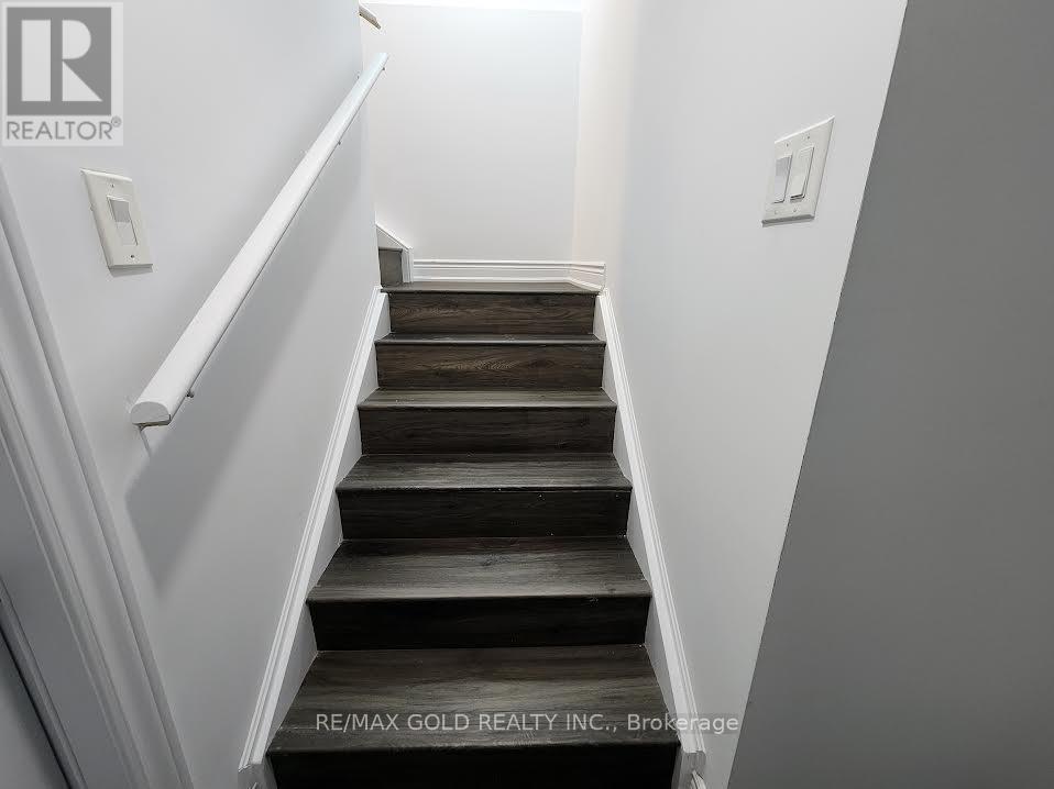 298 Etheridge Avenue, Milton, Ontario  L9E 1H7 - Photo 35 - W12814514