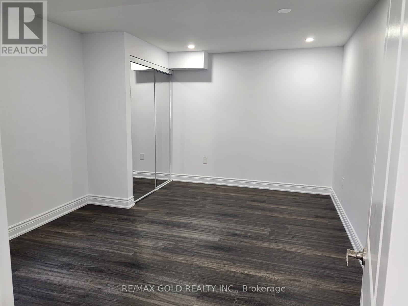 298 Etheridge Avenue, Milton, Ontario  L9E 1H7 - Photo 47 - W12814514