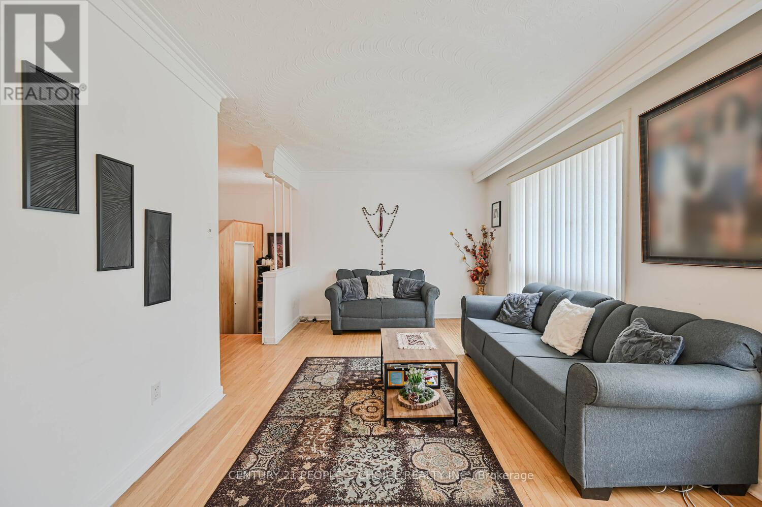 196 Taysham Crescent, Toronto, Ontario  M9V 1X7 - Photo 10 - W12825226