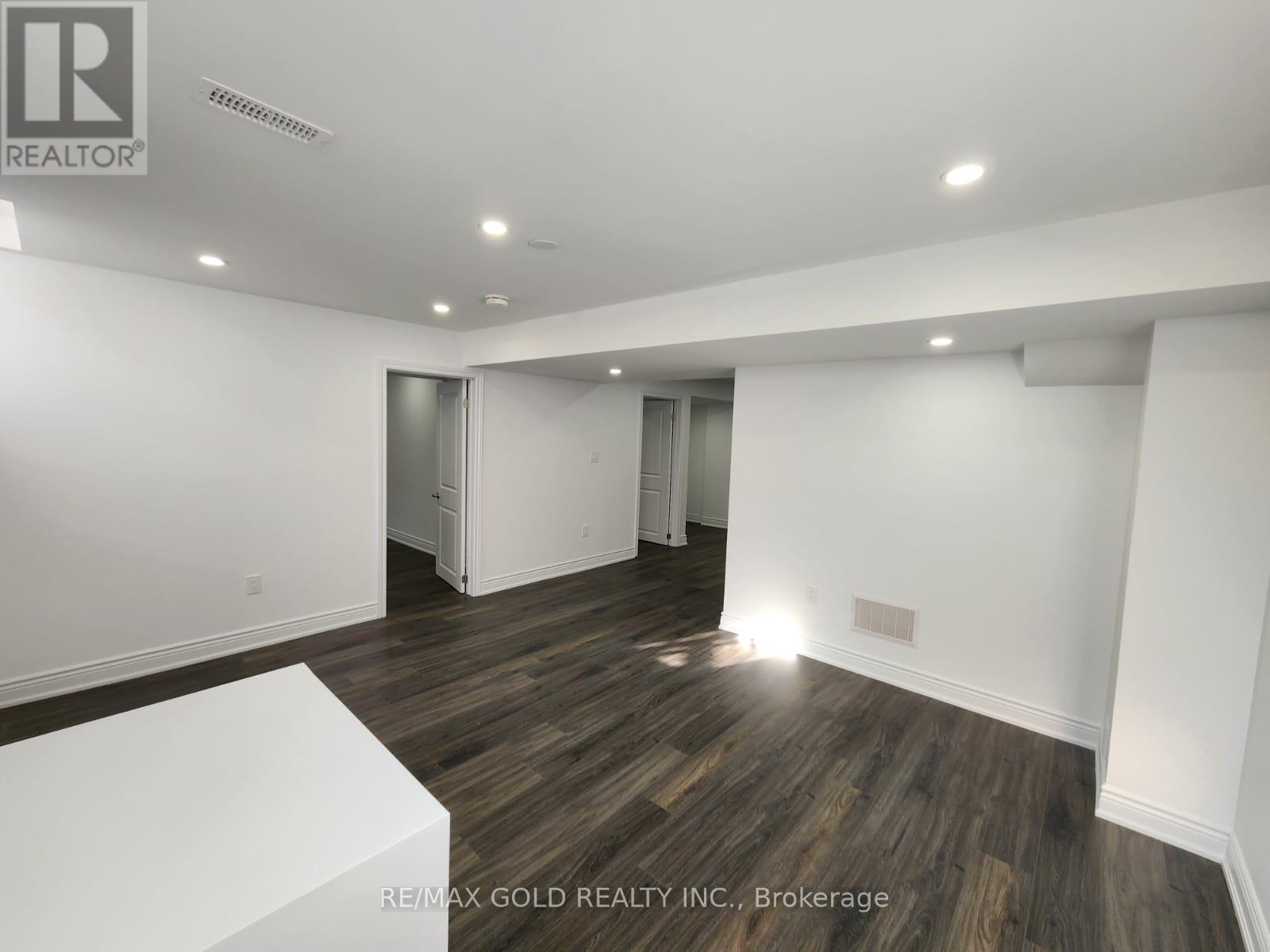 298 Etheridge Avenue, Milton, Ontario  L9E 1H7 - Photo 48 - W12814514