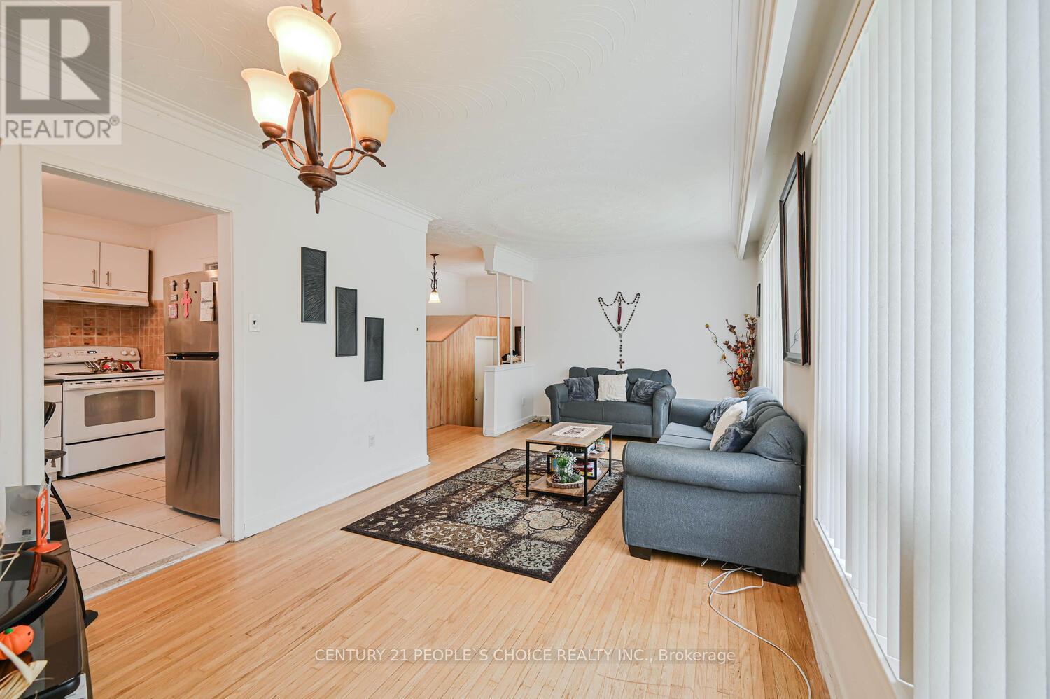 196 Taysham Crescent, Toronto, Ontario  M9V 1X7 - Photo 13 - W12825226