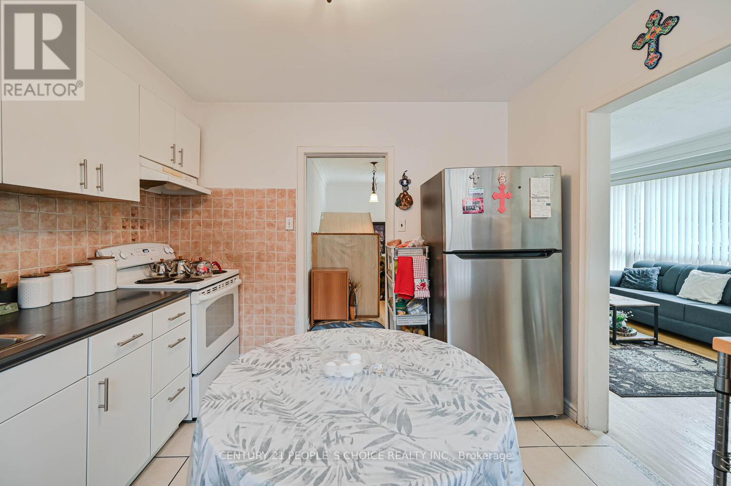 196 Taysham Crescent, Toronto, Ontario  M9V 1X7 - Photo 16 - W12825226