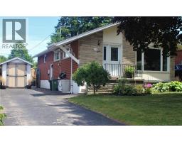 11 CARWYN Crescent, Hamilton, Ontario