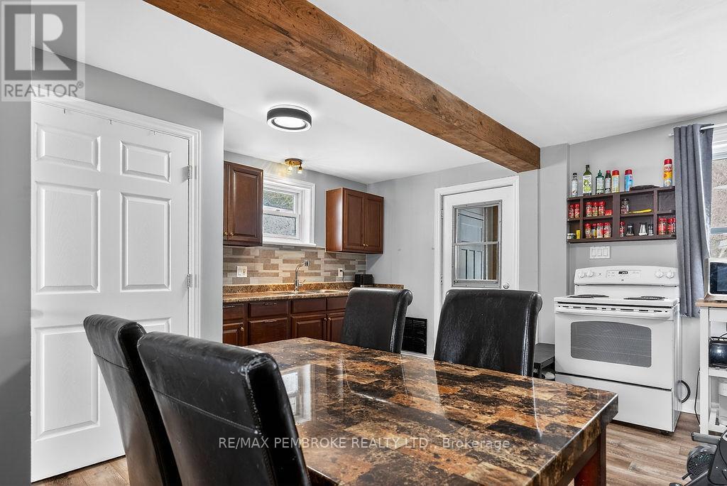 241 Forced Road, Pembroke, Ontario  K8A 5J3 - Photo 10 - X12829746