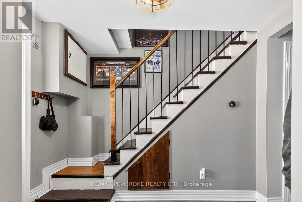 241 Forced Road, Pembroke, Ontario  K8A 5J3 - Photo 12 - X12829746