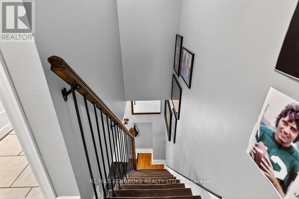 241 Forced Road, Pembroke, Ontario  K8A 5J3 - Photo 13 - X12829746