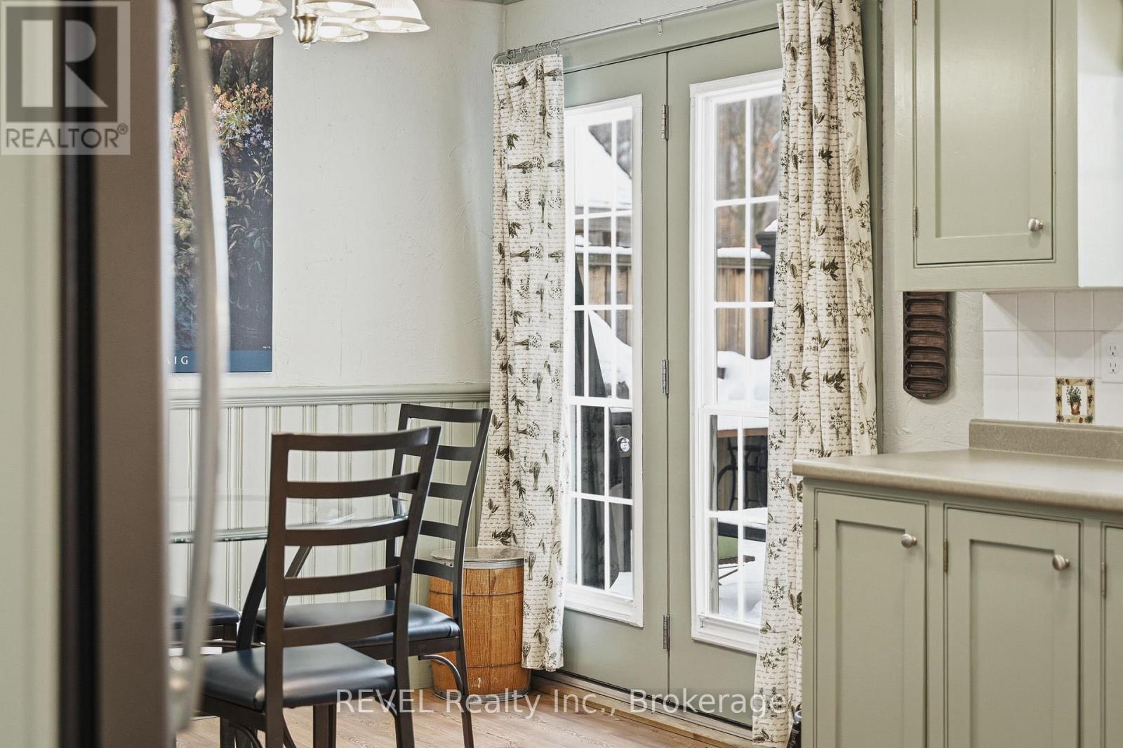 14382 Niagara Parkway, Niagara-On-The-Lake, Ontario  L0S 1J0 - Photo 17 - X12829744