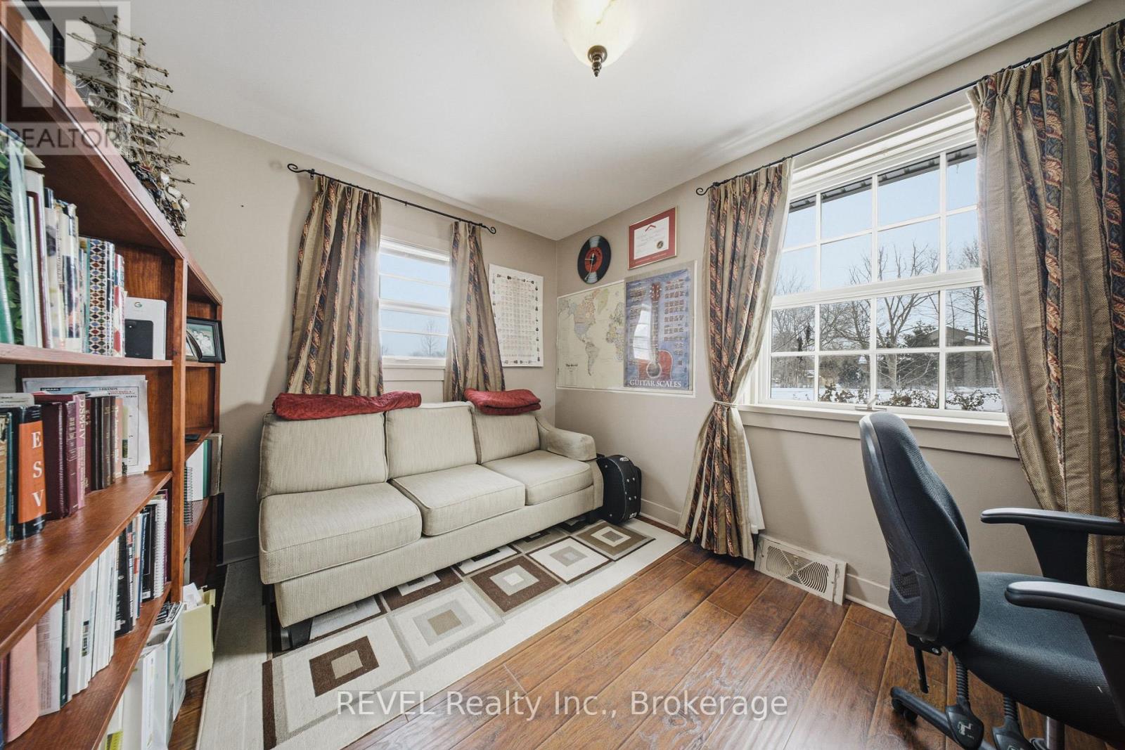 14382 Niagara Parkway, Niagara-On-The-Lake, Ontario  L0S 1J0 - Photo 21 - X12829744