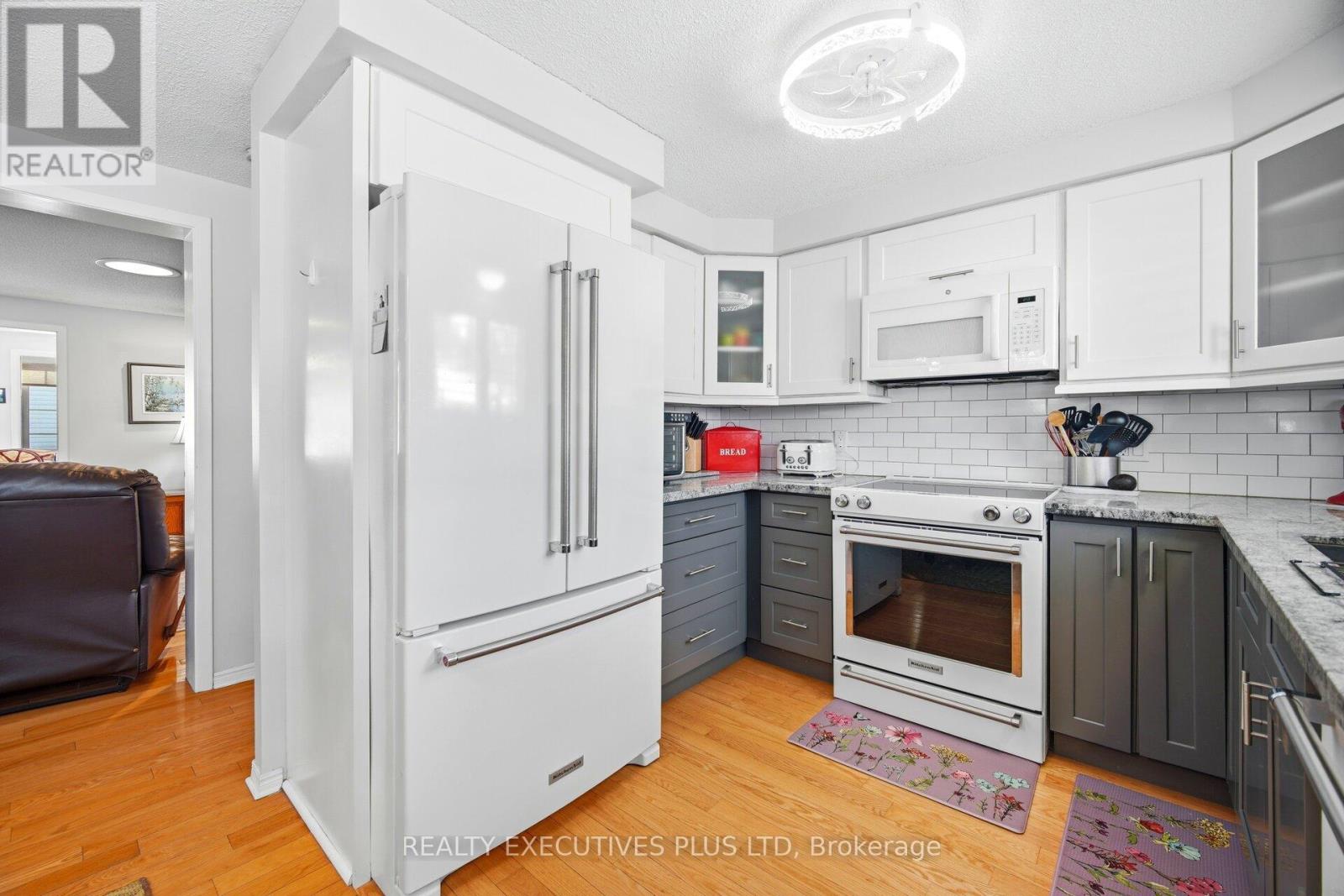 5 Tecumseth Pines Drive, New Tecumseth, Ontario  L0G 1W0 - Photo 12 - N12829740