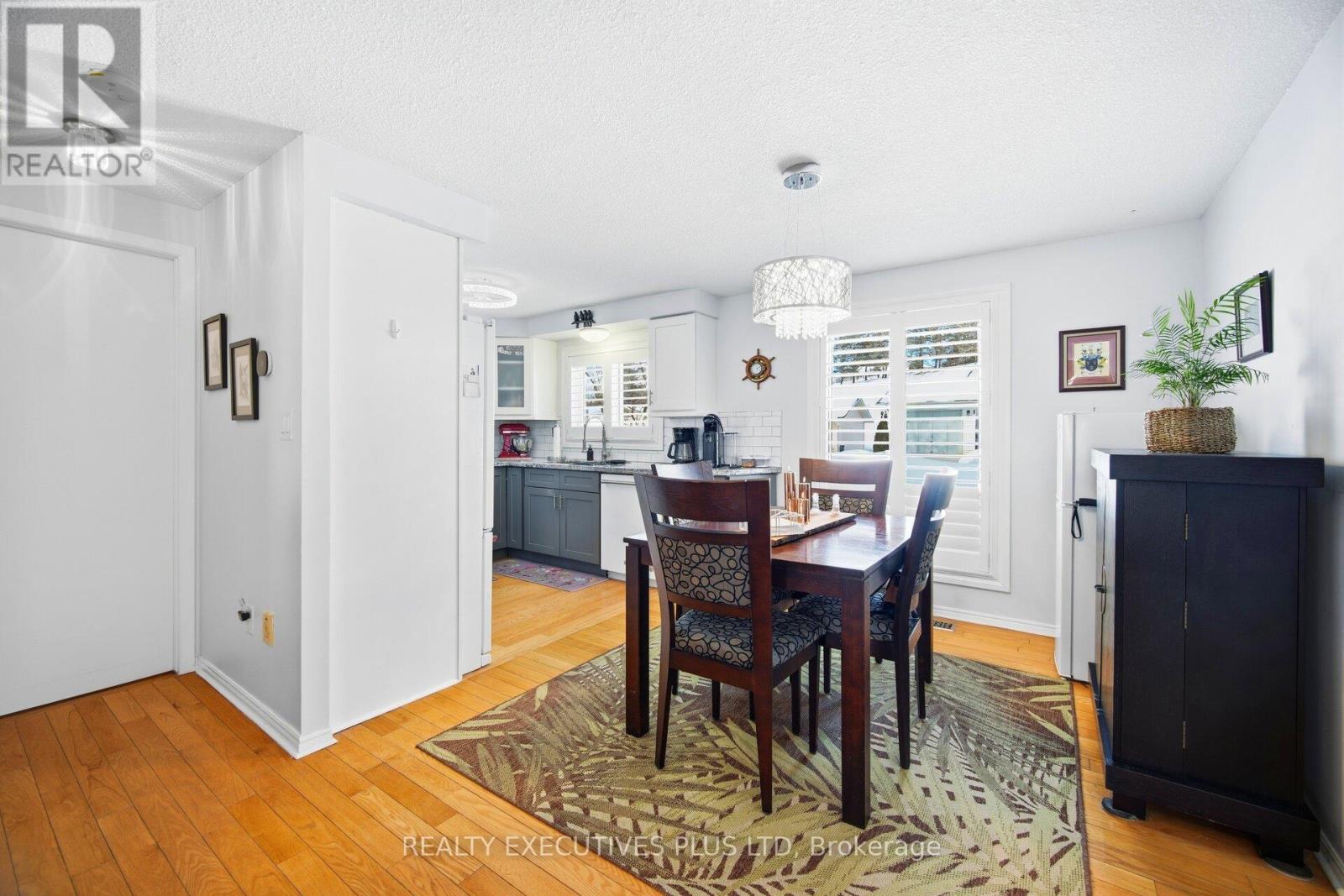 5 Tecumseth Pines Drive, New Tecumseth, Ontario  L0G 1W0 - Photo 9 - N12829740