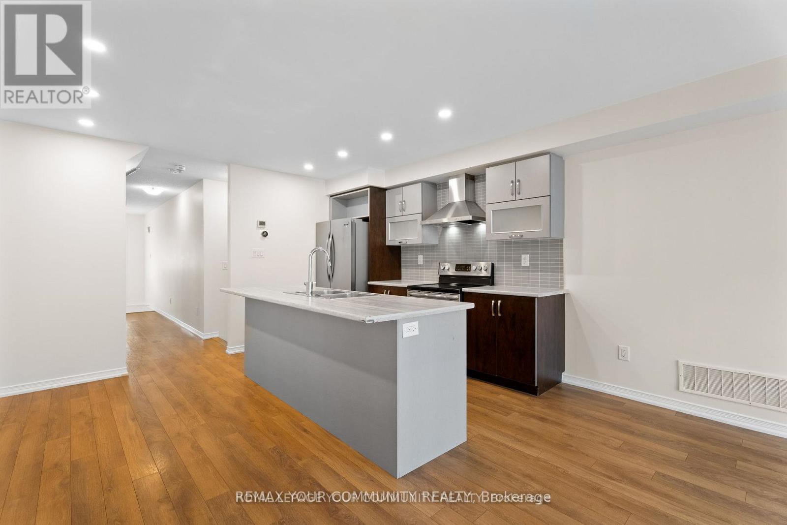 60 Golden Springs Drive, Brampton (Northwest Brampton), Ontario  L7A 4N6 - Photo 9 - W12829754