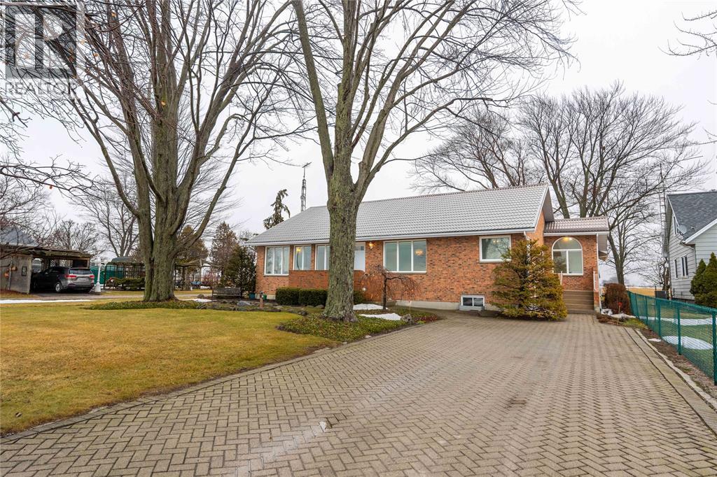 3306 St Clair Parkway, Sombra, Ontario  N0P 2H0 - Photo 3 - 26004162