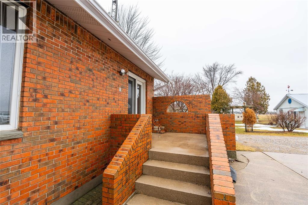 3306 St Clair Parkway, Sombra, Ontario  N0P 2H0 - Photo 32 - 26004162