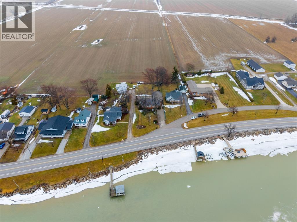 3306 St Clair Parkway, Sombra, Ontario  N0P 2H0 - Photo 43 - 26004162