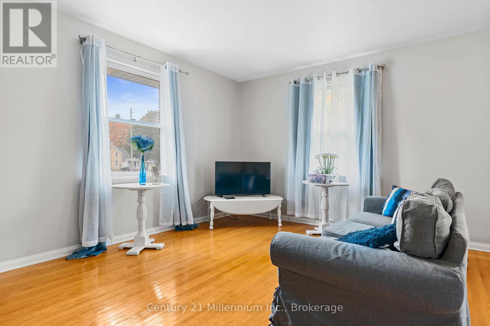 698 Gustavus Street, Saugeen Shores, Ontario  N0H 2C0 - Photo 24 - X12829830